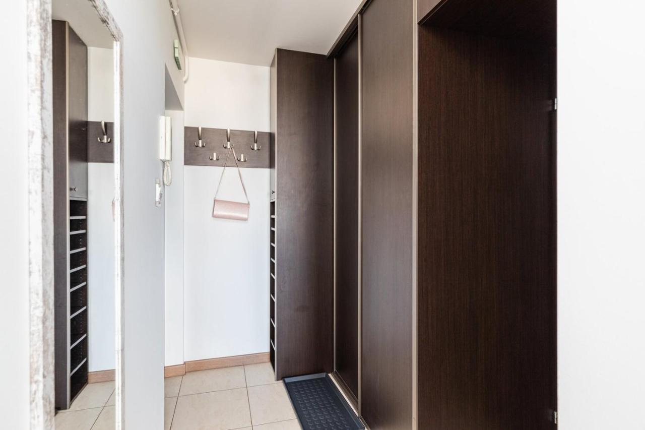 Superapart Saska 48A, Sleek 6Th-Floor Studio With Balcony & Elevator Access Варшава Экстерьер фото